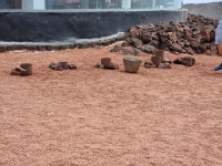 Hier sind nur ein paar Rohre im Boden, ...